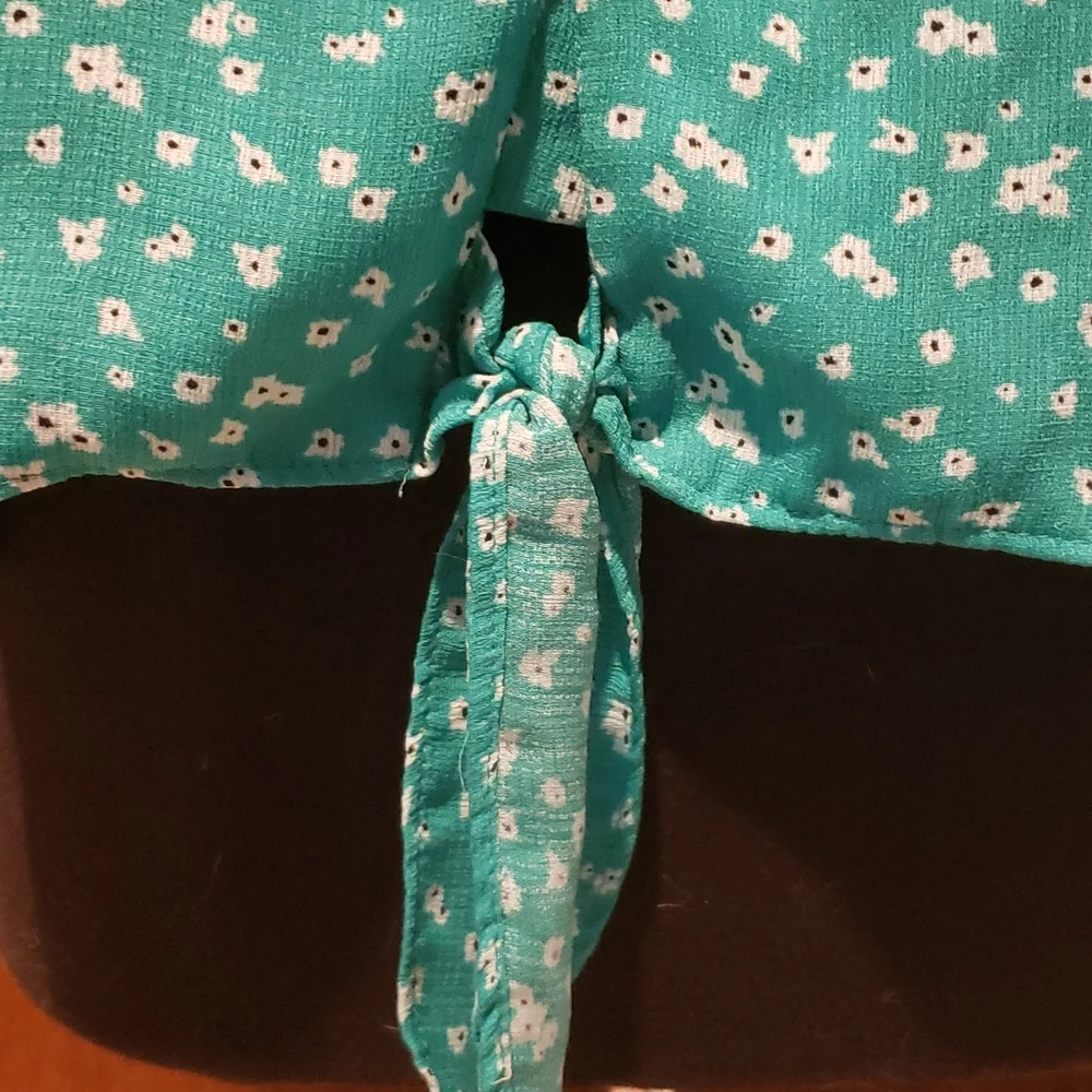 Button up green floral short sleeved shirt - Picture 2 of 6